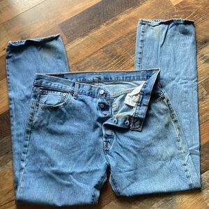 Levi's Classic Blue Straight Jeans Timeless Denim